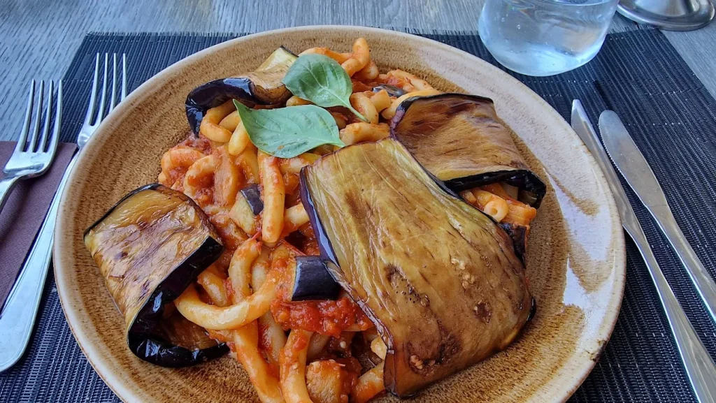 unnamed (23) cucina tipica siciliana ad Aci Castello